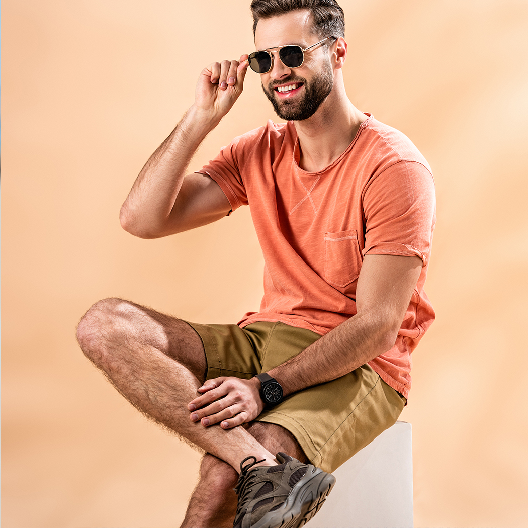Modne T-shirty męskie – te markowe koszulki z nadrukiem i gładkie będą idealne na lato!